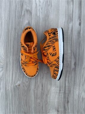 Nike Dunk Low Next Nature PS 'Tiger Stripes' Sneakers